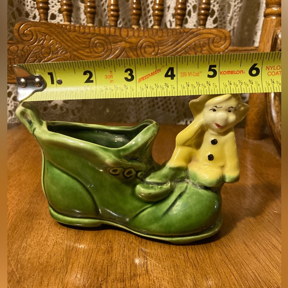 Vintage Yellow Elf Pixie on Green Shoe Boot - Smirk Expression - Picture 6 of 16